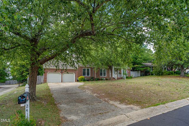 2412 Rolling Hill Road, Fayetteville, NC 28304