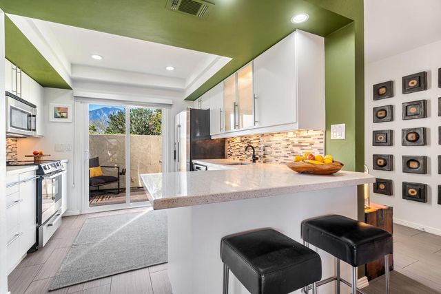 1525 Spyglass Plaza, Palm Springs, CA 92264