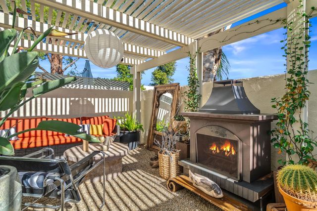 1525 Spyglass Plaza, Palm Springs, CA 92264