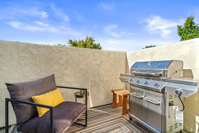 1525 Spyglass Plaza, Palm Springs, CA 92264