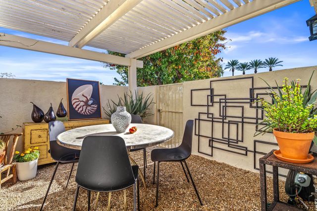 1525 Spyglass Plaza, Palm Springs, CA 92264