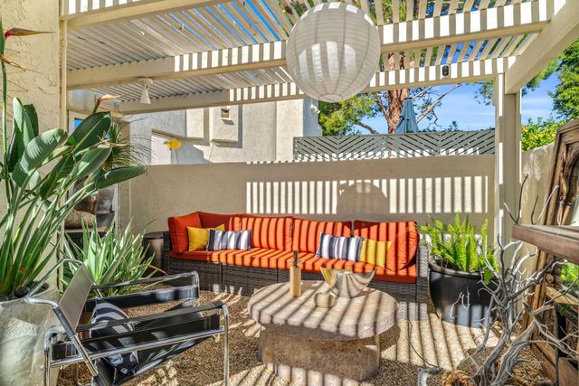 1525 Spyglass Plaza, Palm Springs, CA 92264