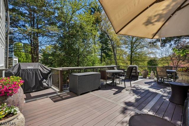 23 Greenview Way, Montclair Twp., NJ 07043