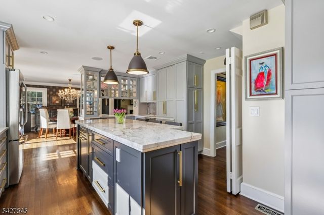 23 Greenview Way, Montclair Twp., NJ 07043