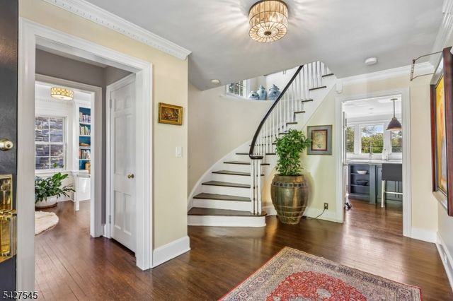 23 Greenview Way, Montclair Twp., NJ 07043