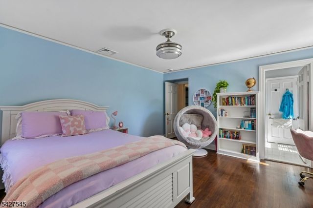 23 Greenview Way, Montclair Twp., NJ 07043