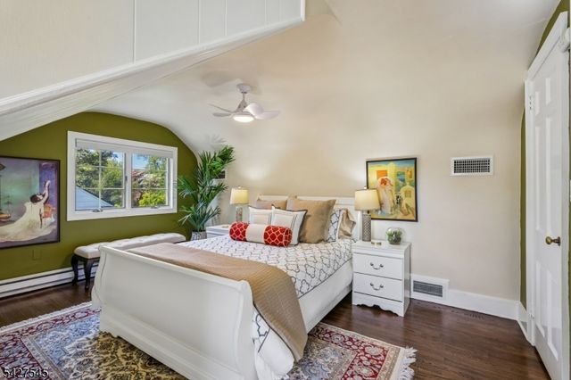 23 Greenview Way, Montclair Twp., NJ 07043