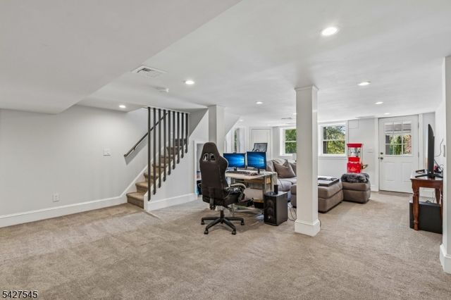 23 Greenview Way, Montclair Twp., NJ 07043