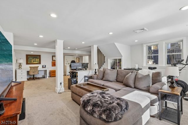 23 Greenview Way, Montclair Twp., NJ 07043