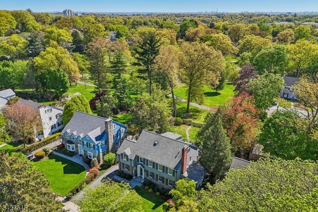 23 Greenview Way, Montclair Twp., NJ 07043