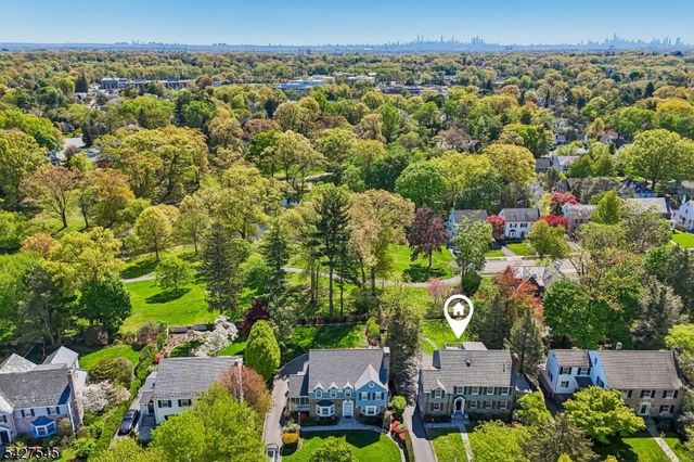 23 Greenview Way, Montclair Twp., NJ 07043