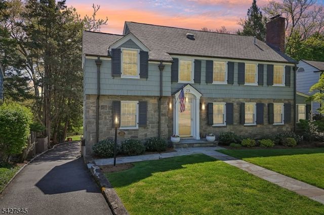 23 Greenview Way, Montclair Twp., NJ 07043