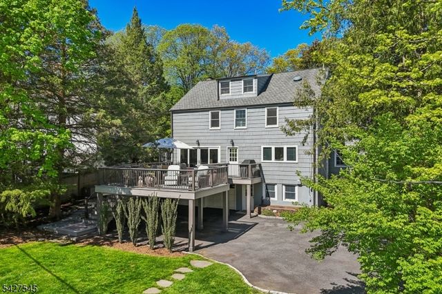 23 Greenview Way, Montclair Twp., NJ 07043