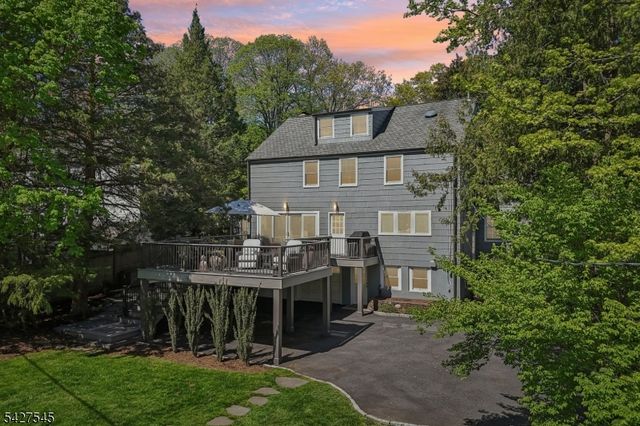 23 Greenview Way, Montclair Twp., NJ 07043