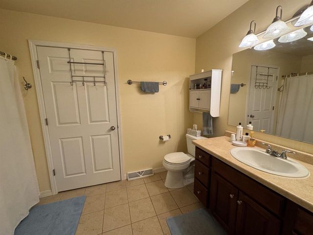 2825 Holiday Drive, Janesville, WI 53545