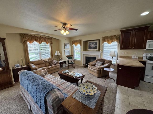2825 Holiday Drive, Janesville, WI 53545