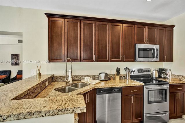 6550 SW 52nd Ter, South Miami, FL 33155