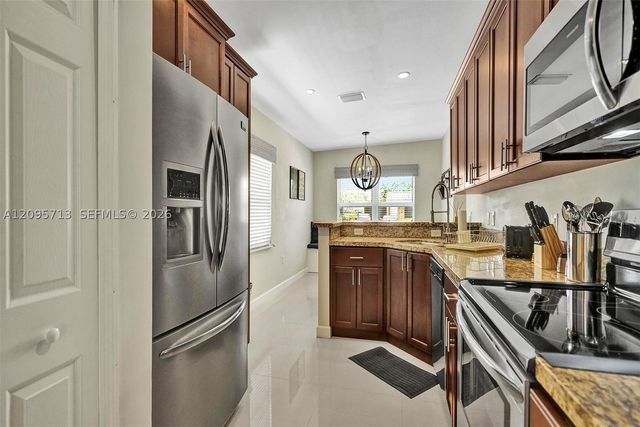 6550 SW 52nd Ter, South Miami, FL 33155