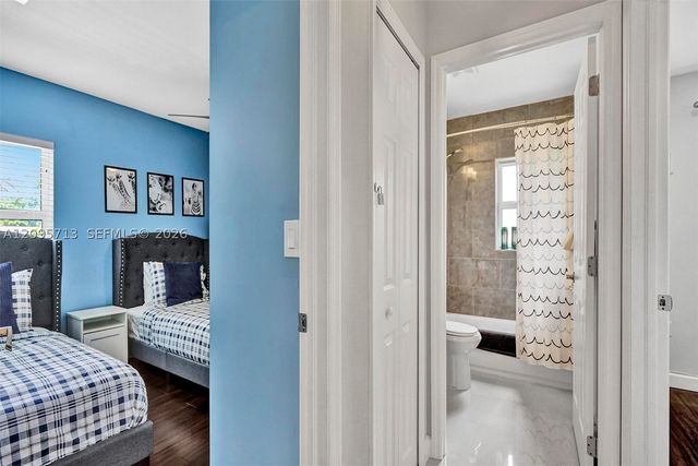 6550 SW 52nd Ter, South Miami, FL 33155