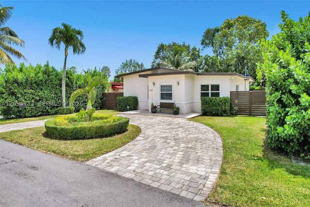 6550 SW 52nd Ter, South Miami, FL 33155