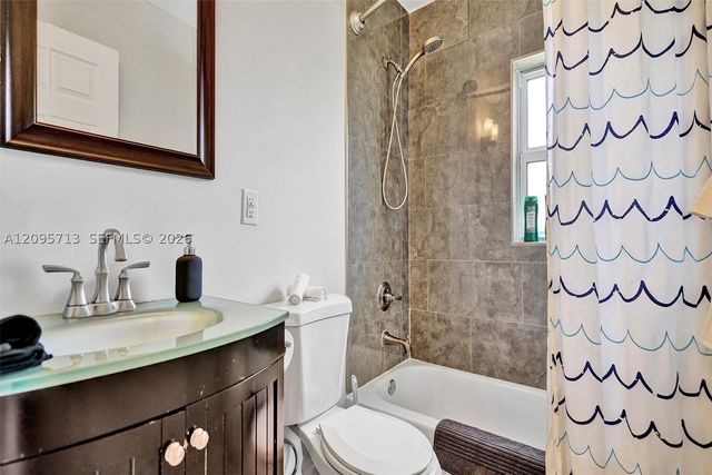 6550 SW 52nd Ter, South Miami, FL 33155