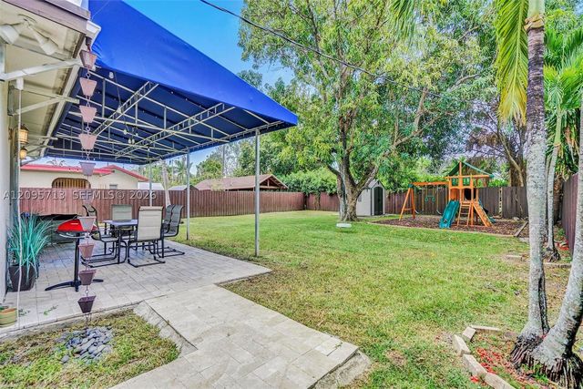 6550 SW 52nd Ter, South Miami, FL 33155