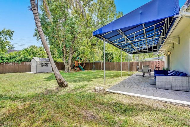 6550 SW 52nd Ter, South Miami, FL 33155