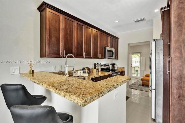 6550 SW 52nd Ter, South Miami, FL 33155