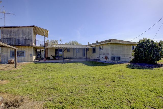 16400 Ash Ave, Patterson, CA 95363