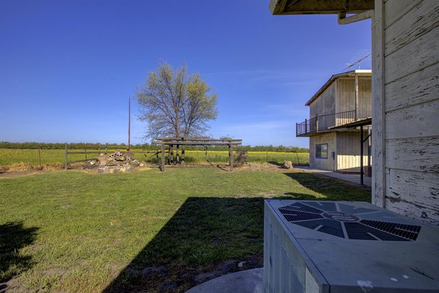 16400 Ash Ave, Patterson, CA 95363