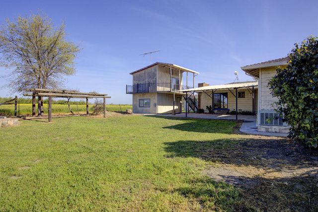 16400 Ash Ave, Patterson, CA 95363