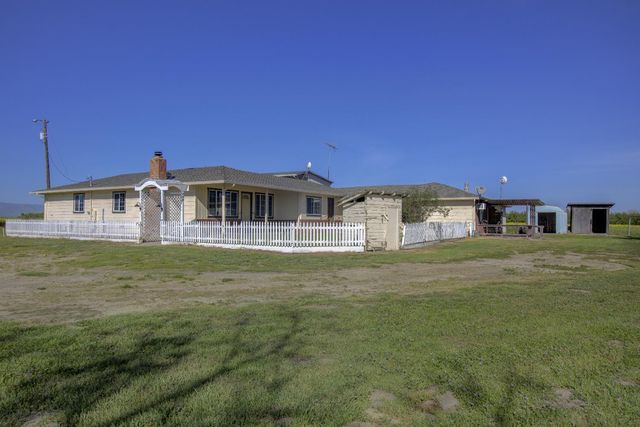 16400 Ash Ave, Patterson, CA 95363