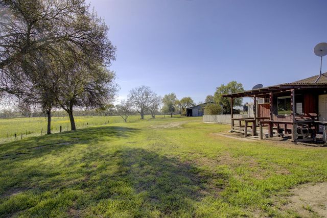 16400 Ash Ave, Patterson, CA 95363