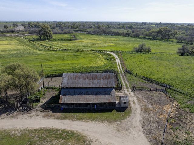 16400 Ash Ave, Patterson, CA 95363