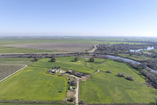 16400 Ash Ave, Patterson, CA 95363