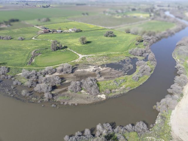 16400 Ash Ave, Patterson, CA 95363