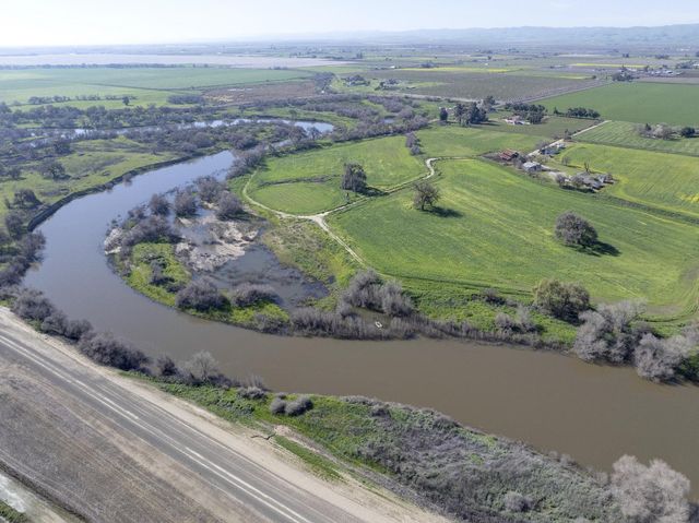 16400 Ash Ave, Patterson, CA 95363