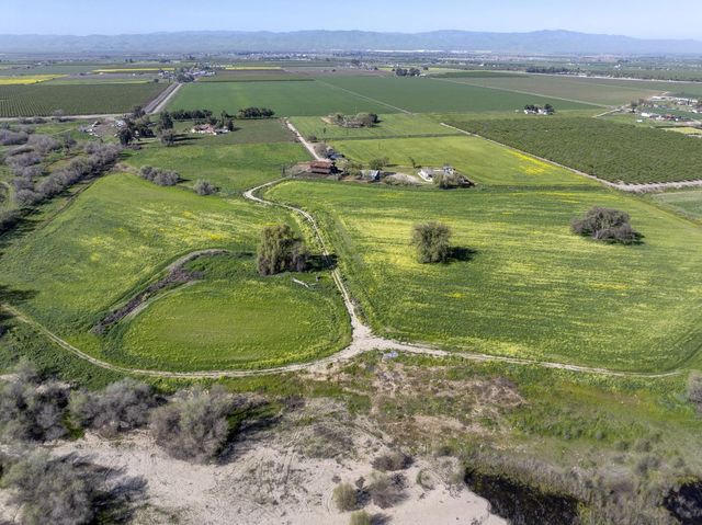 16400 Ash Ave, Patterson, CA 95363