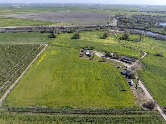 16400 Ash Ave, Patterson, CA 95363