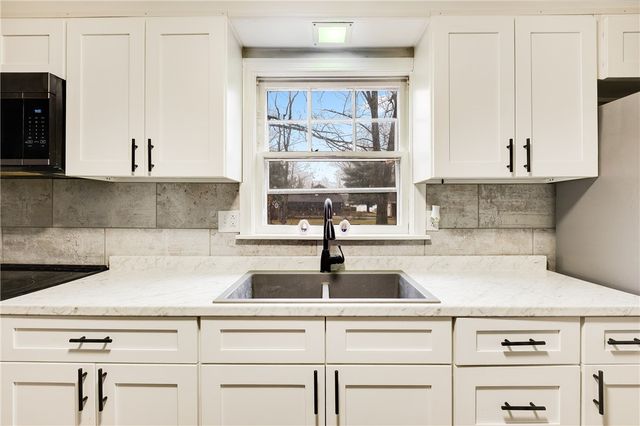 5782 N Edinburg Rd, Mahoning Twp, PA 16116