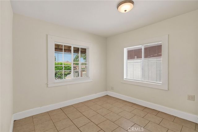 160 Highland Avenue, Riverside, CA 92507