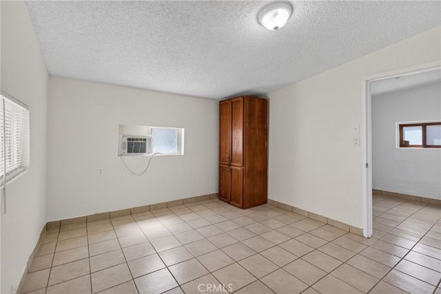 160 Highland Avenue, Riverside, CA 92507