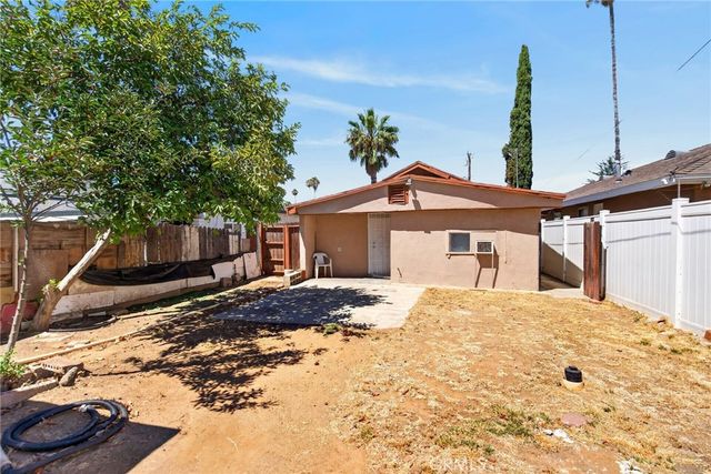 160 Highland Avenue, Riverside, CA 92507