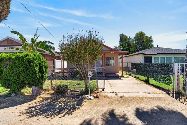 160 Highland Avenue, Riverside, CA 92507