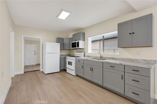 160 Highland Avenue, Riverside, CA 92507