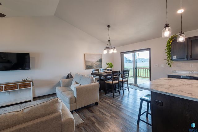 617 Praireside Trl Trail, Harrisburg, SD 57032