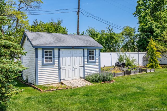 119 Hubbard Avenue, Riverhead, NY 11901