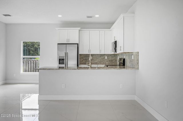 947 Hutchins Street SE, Palm Bay, FL 32909