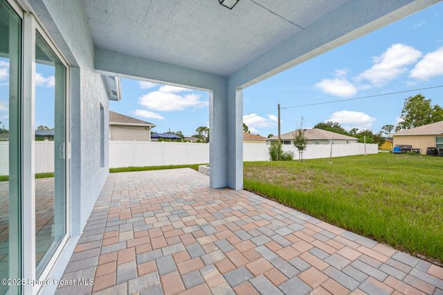 947 Hutchins Street SE, Palm Bay, FL 32909