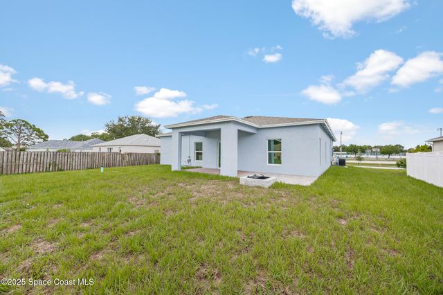 947 Hutchins Street SE, Palm Bay, FL 32909